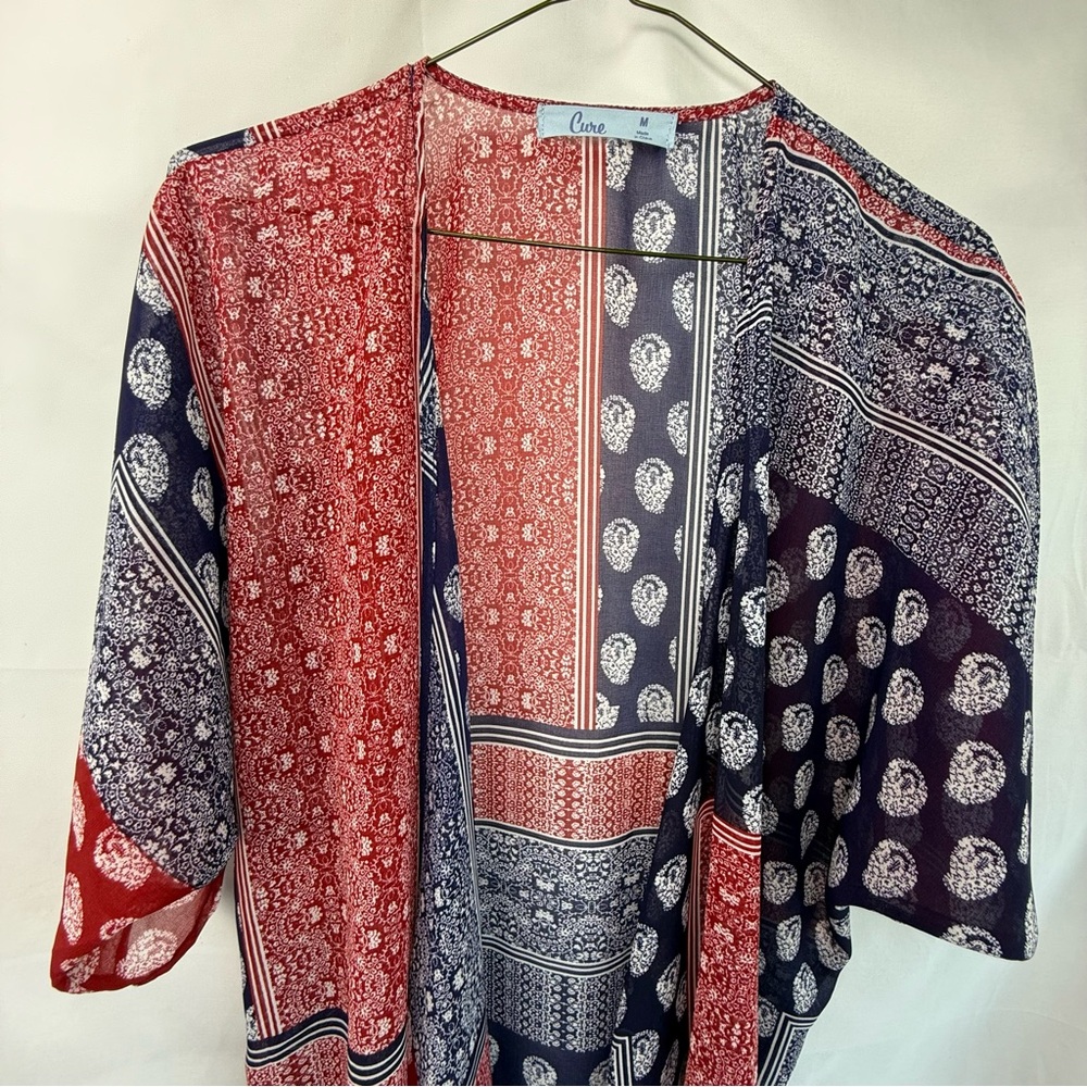 Women's Size M Red and Blue Patterned Short Sleeve Kimono